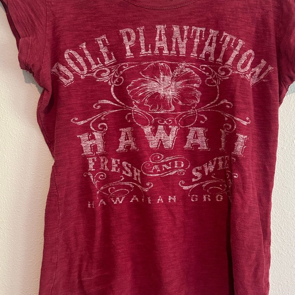 Hawaiian Graphic Tee in Red